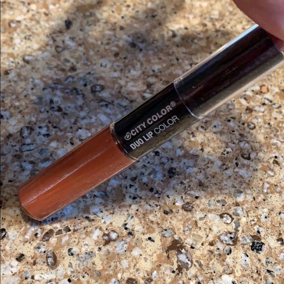 (5/$25)
City Color Duo Lip Color, Melon - Picture 1 of 3